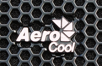 [Review] Aerocool Xpredator Cube red