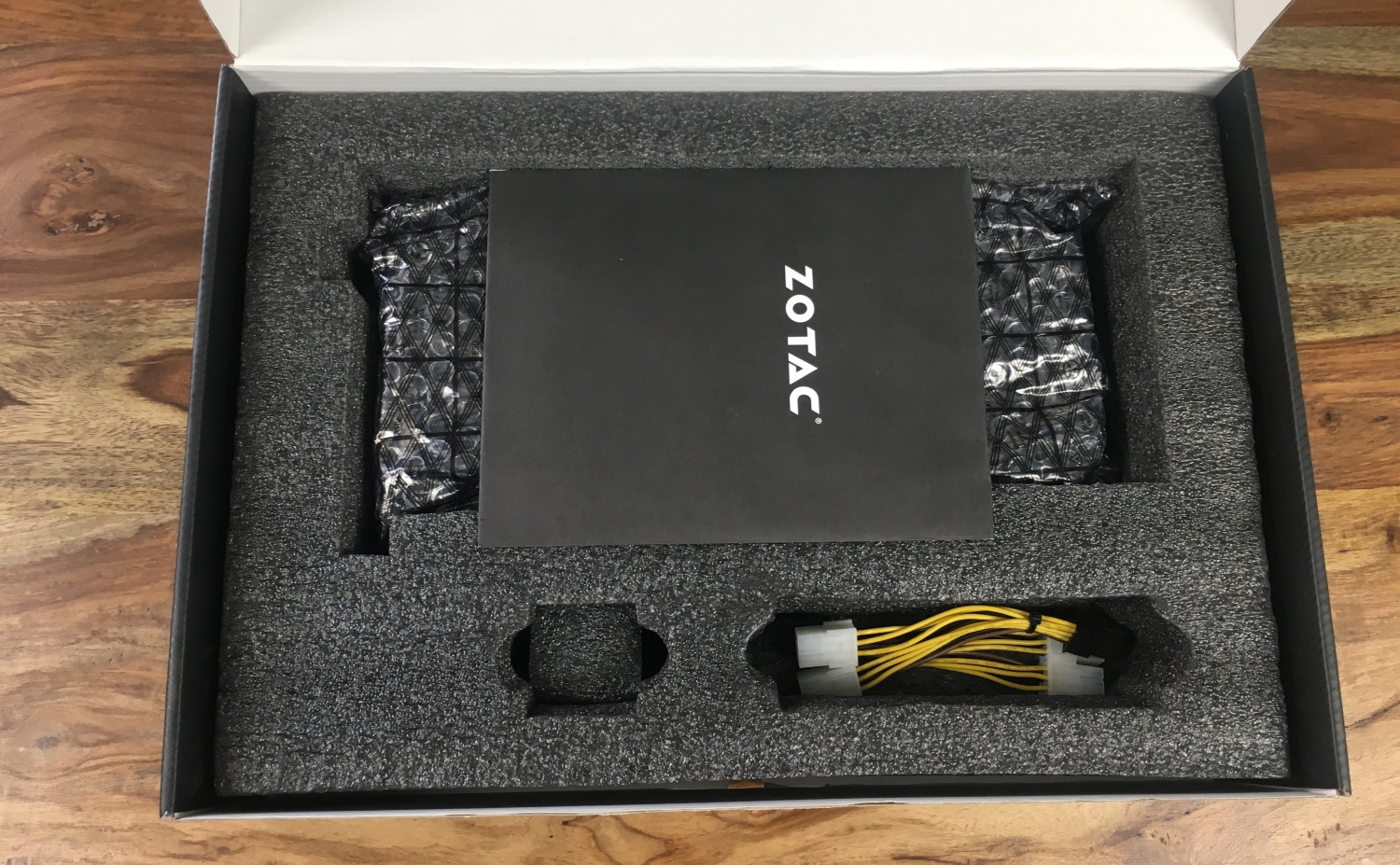 Zotac GTX 1080 AMP Edition (6)