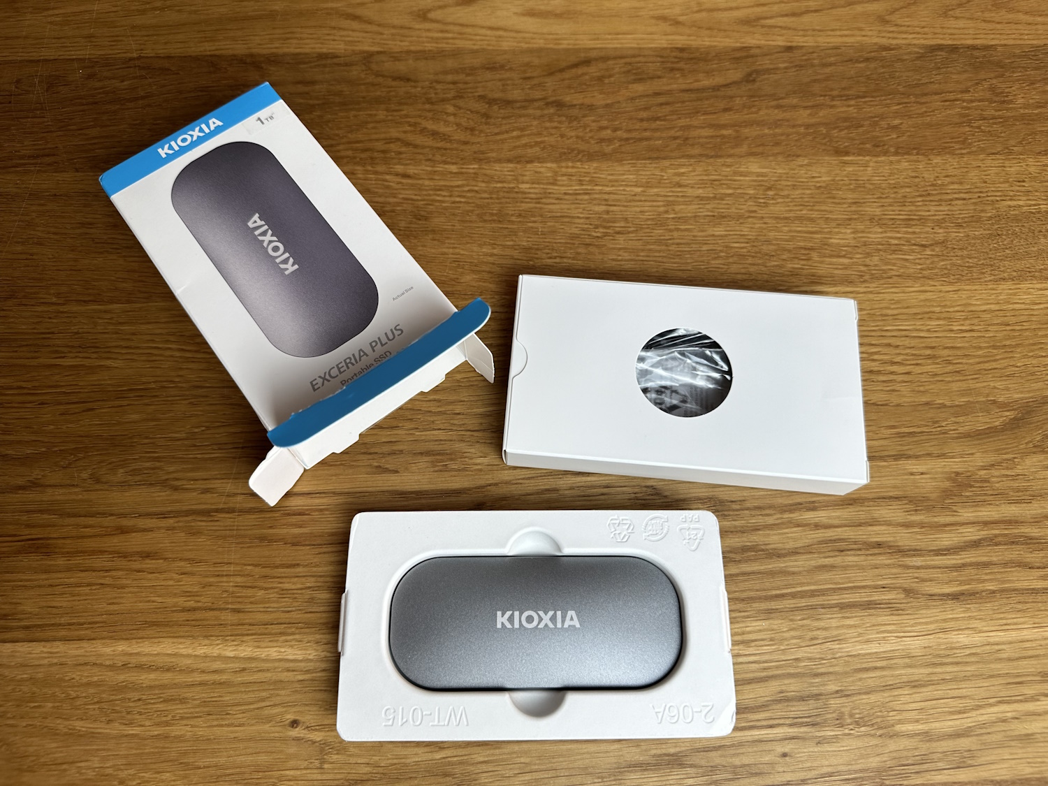 KIOXIA EXCERIA PLUS Portable Unboxing (6)