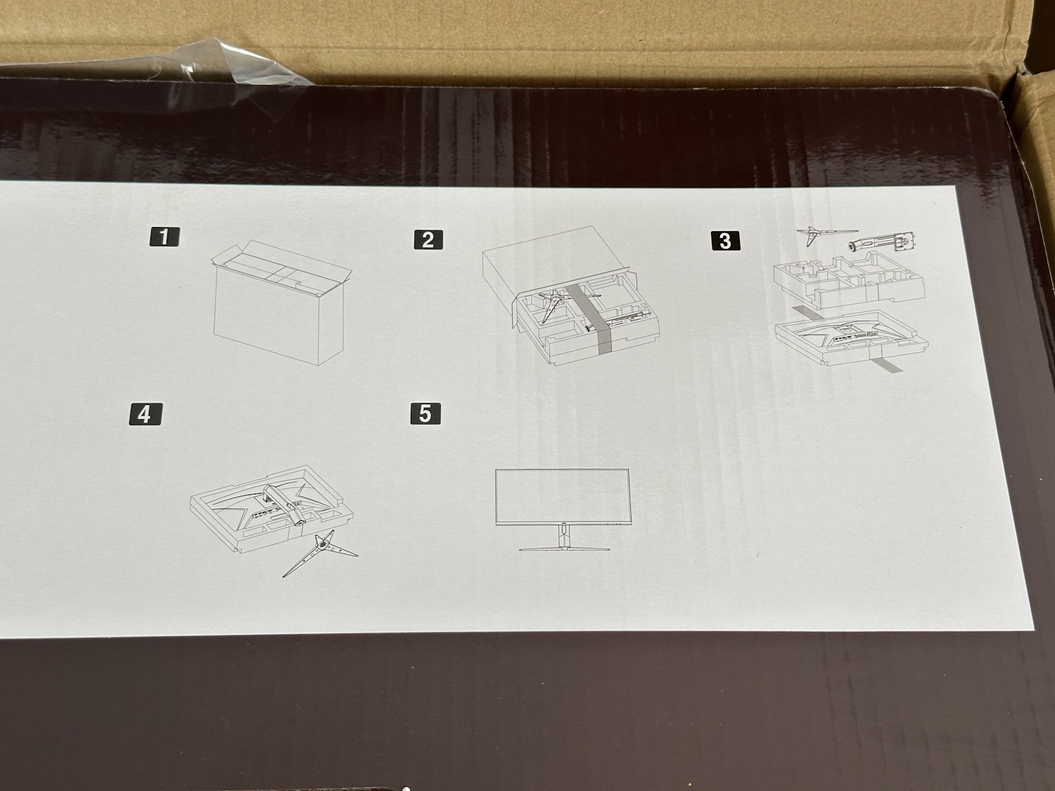 AOC Ultrawide Gaming Monitor Unboxing (10)
