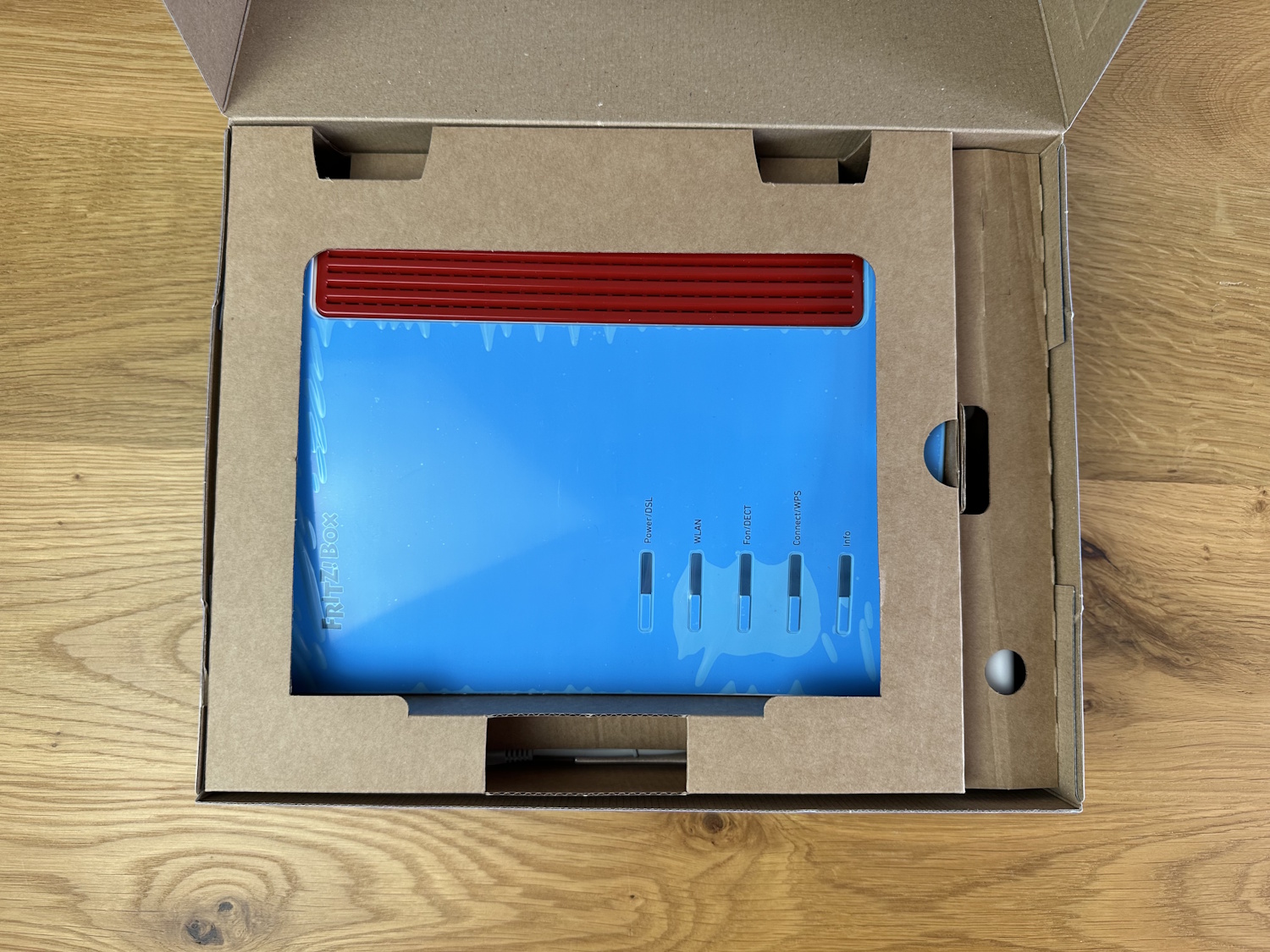 AVM Fritz!Box 7690 unboxing (4)