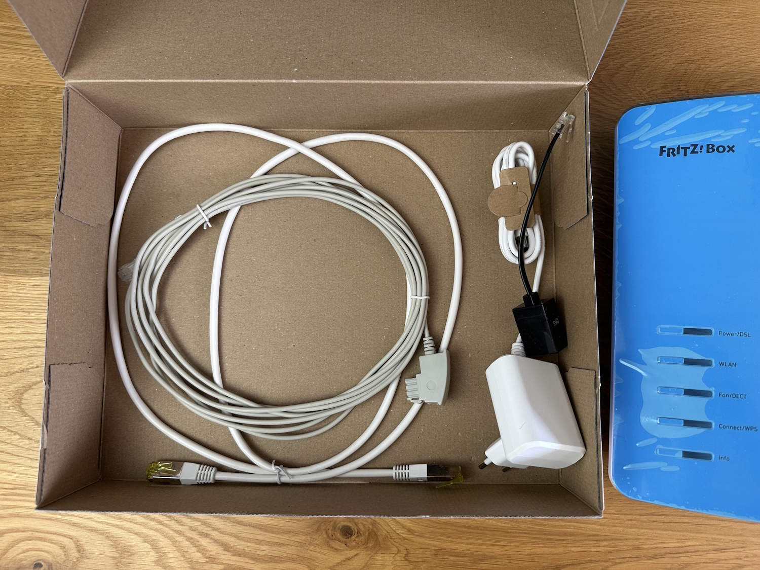 AVM Fritz!Box 7690 unboxing (7)
