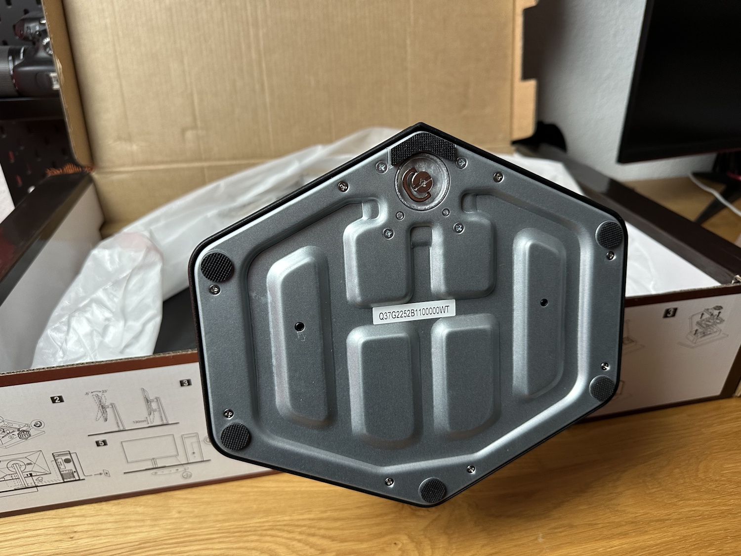 AOC Q27G4SRU Unboxing (15)